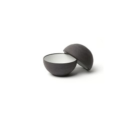Piatto sferico Limits black cm 13 – Piatto di design premium di Comas